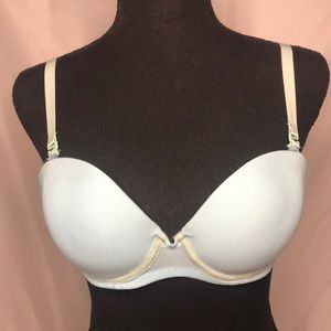 LA VIE EN ROSE light blue and green bra. Size 34 C.